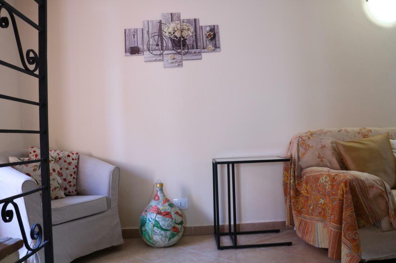 Casa Vacanze Elena Rometta Bagian luar foto